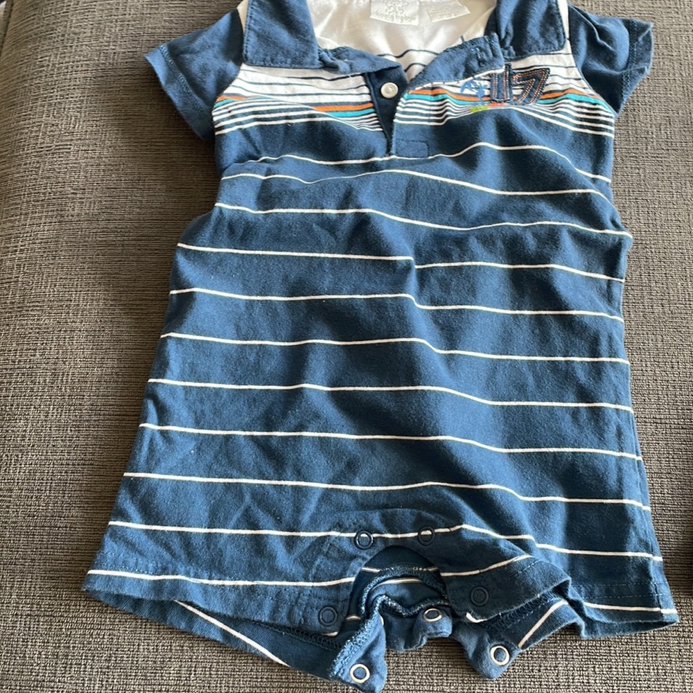 Two Shorts onesies - Picture 2 of 3